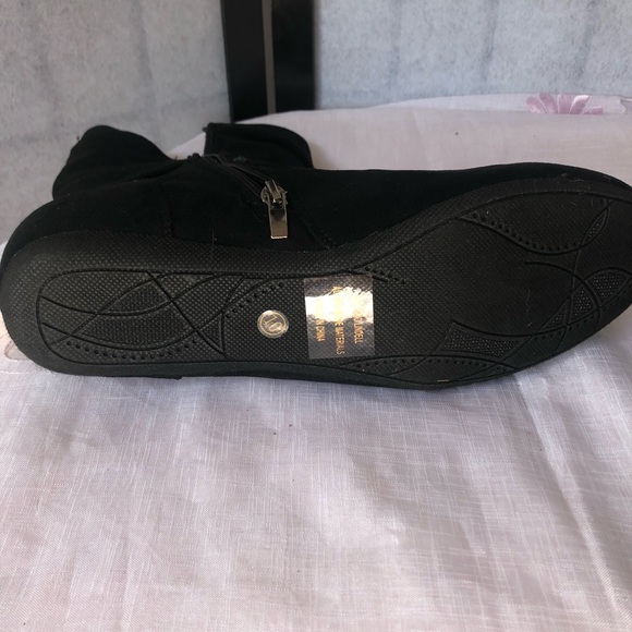 Brand new never been worn womens black suede zip up bootie size 10 - Picture 3 of 7